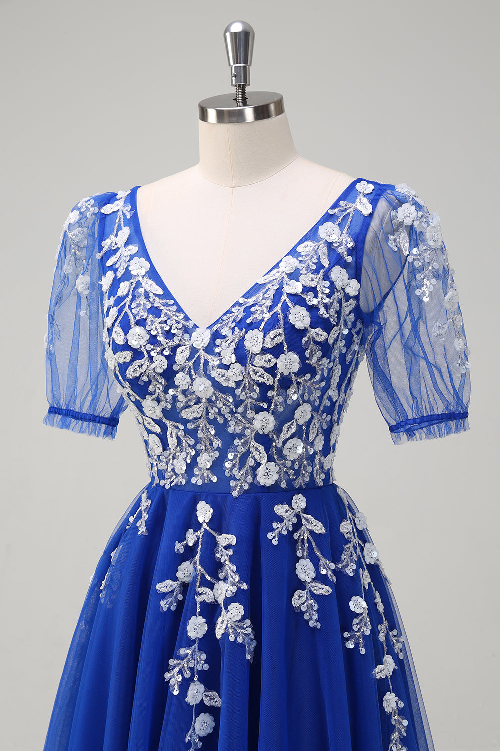 A Line V Neck Sequined Appliqued Tulle Blush Prom Dress with Short Sleeves